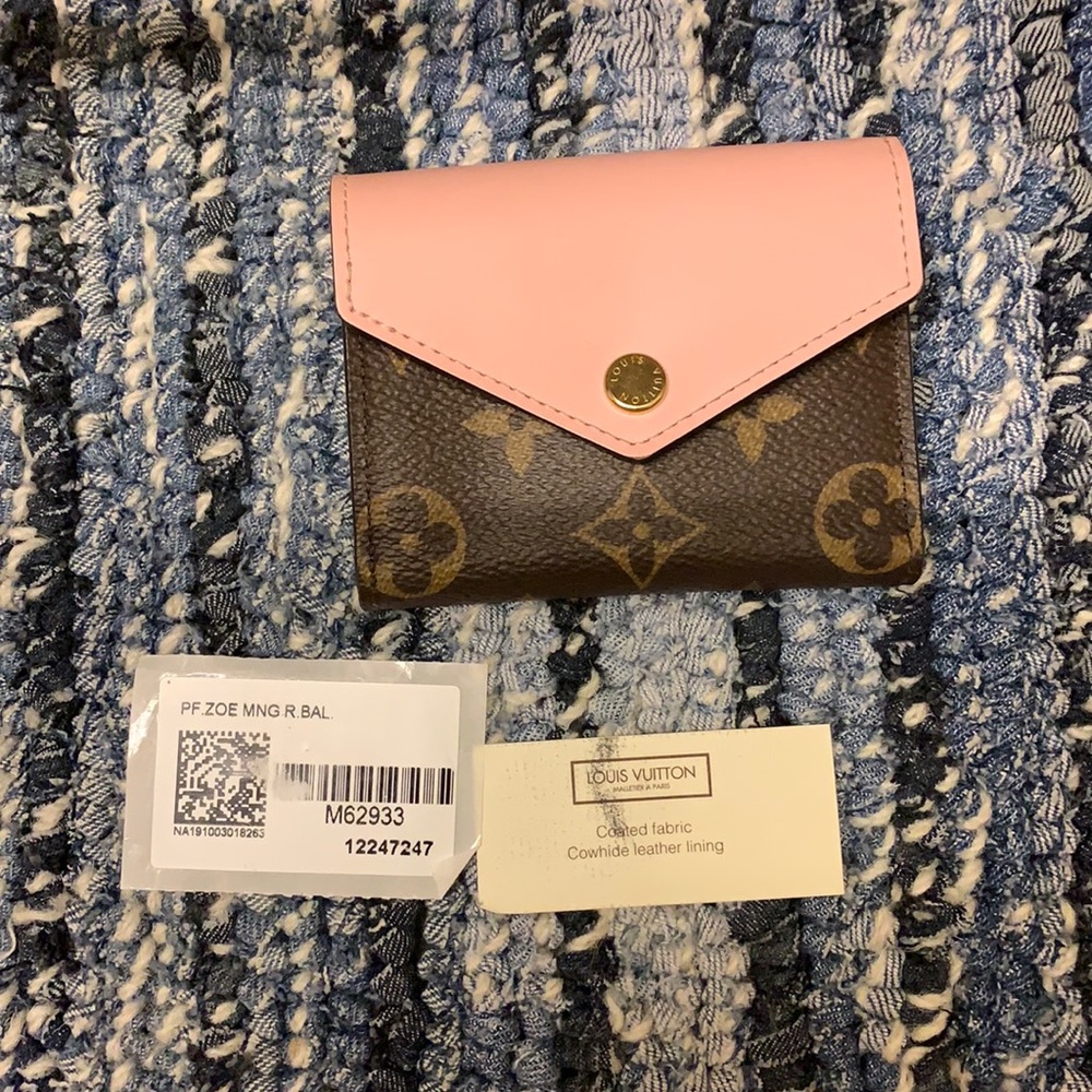 Authentic Zoé wallet